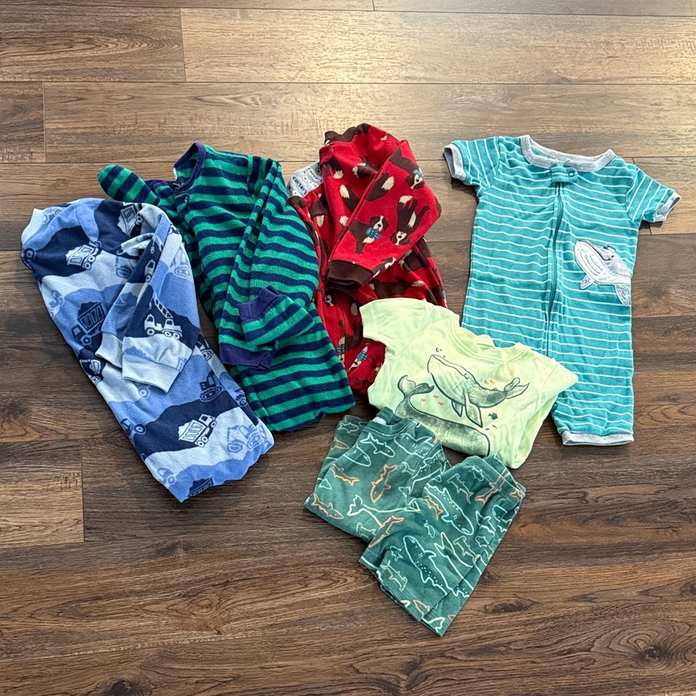 Assorted Carters and Leveret pajama lot size 4T. One piece / shorts/tshirts